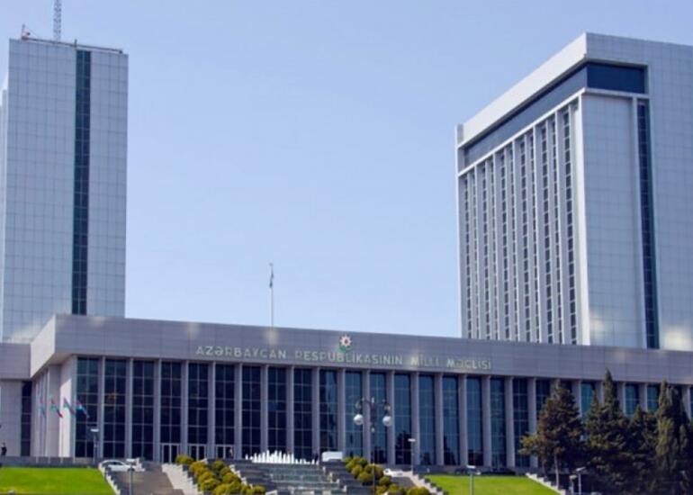 Milli Məclisin iclasının gündəliyi dəyişib, işçi qruplarına yeni rəhbərlər seçiləcək