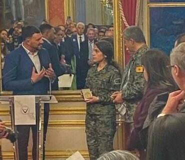 Fransa PKK terrorçularına medal verdi