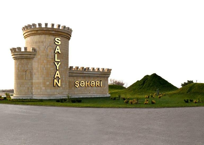 Salyanda şöbə rəisinin sürücüsünün meyiti tapıldı