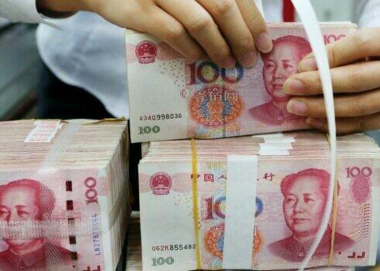 Yuan dolları Rusiyadan çıxardı - Hesabat