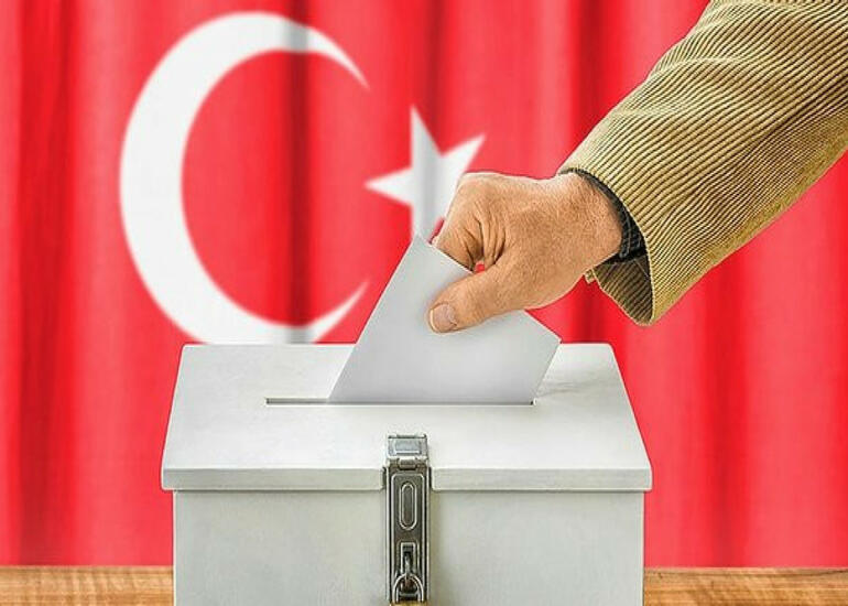 Azərbaycan vətəndaşları Türkiyədə növbəti prezident seçkilərində Ərdoğanı qalib görmək istəyir - SORĞU