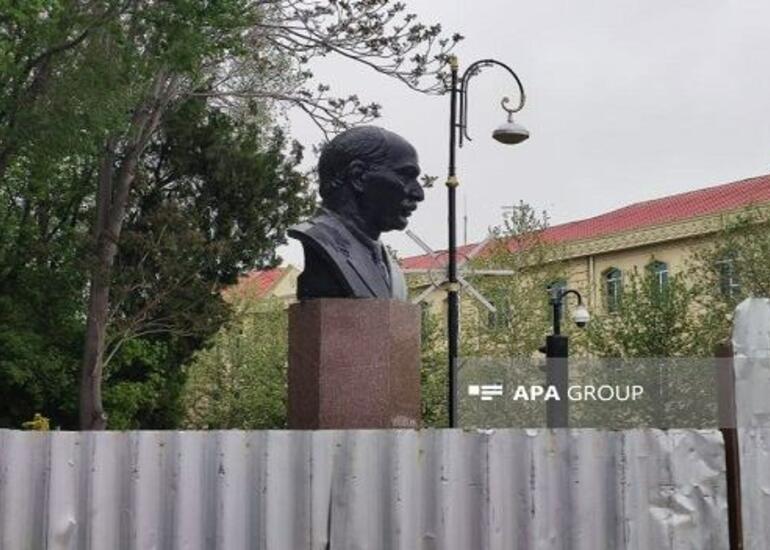 Naxçıvanda Nərimanovun heykəli yerinə qaytarıldı - Foto