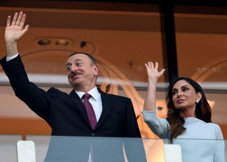 İlham Əliyev və xanımı “Formula 1” yarışına baxırlar