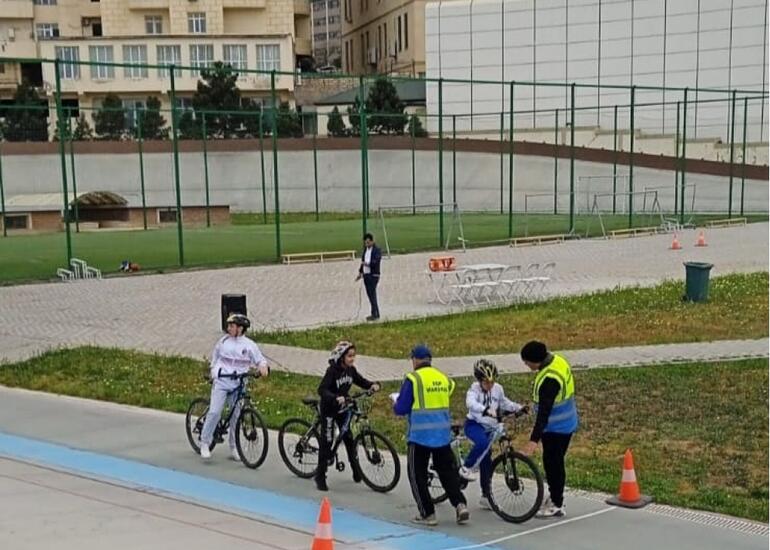 Xətai rayonunda Ulu Öndərin 100 illik yubileyinə həsr olunmuş velosiped yarışı keçirilib
