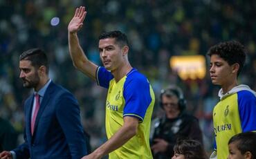 Ronaldu futbol klubu almaq istəyir