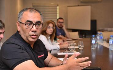 Mətbuat Şurasında “TikTok”da fəal olan jurnalistlərlə görüş keçirilib