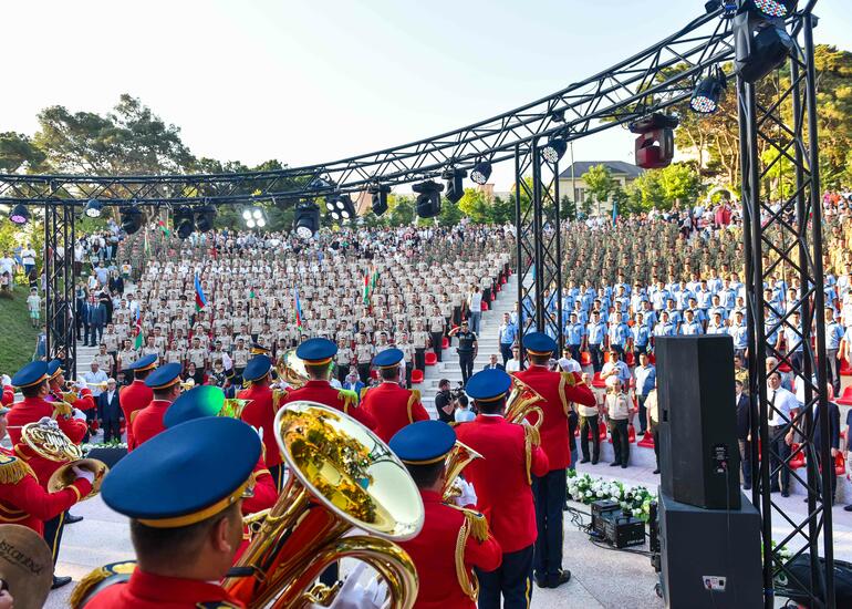 Xətai rayonunda 26 iyun-Azərbaycan Respublikasının Silahlı Qüvvələr Gününə həsr olunmuş konsert proqramı təşkil olunub