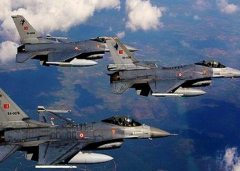 Türk qırıcısı İraqın şimalını bombaladı - Video