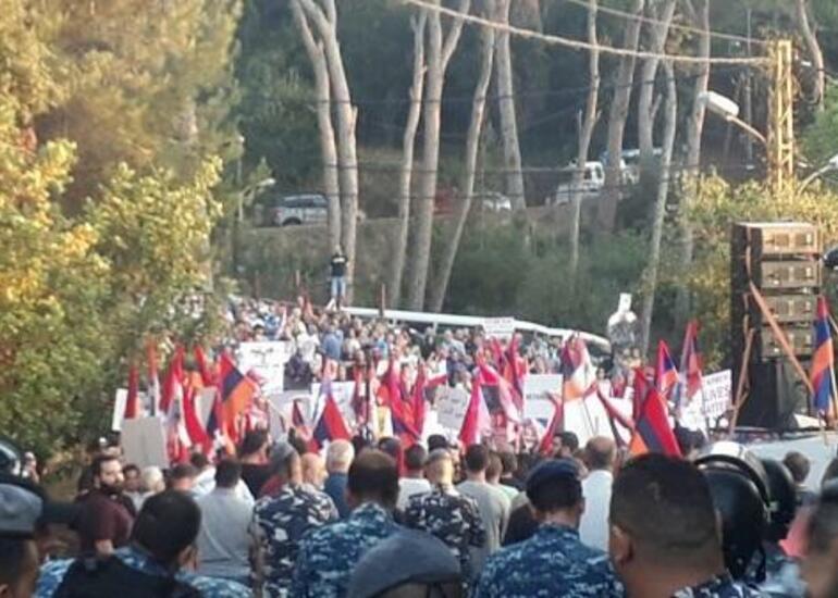 Ermənilər türkiyəli sürücüyə hücum etdilər