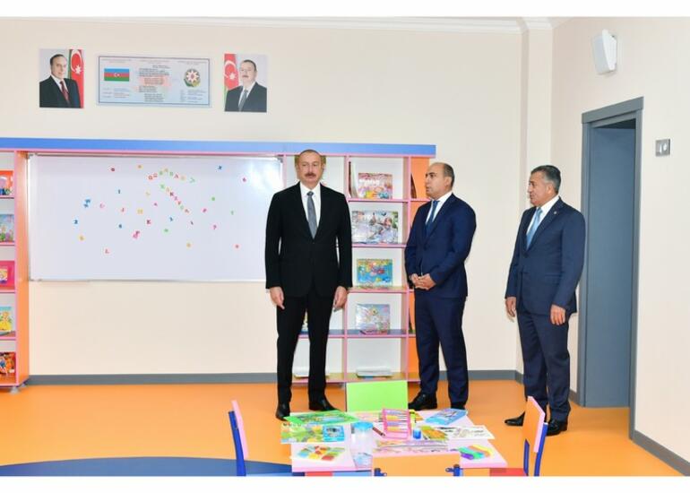 Prezident İlham Əliyev Xırdalan şəhər 11 nömrəli tam orta məktəbin yeni binasının açılışında iştirak edib - YENİLƏNİB
