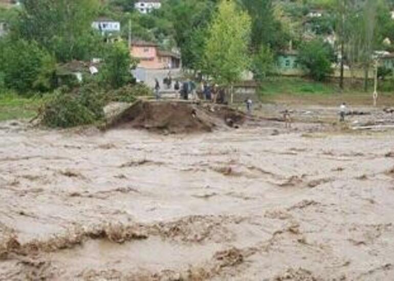 Bəzi rayonlara leysan yağdı - Faktiki hava