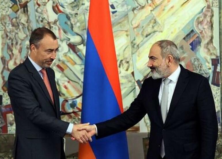 Paşinyan AB-nin xüsusi nümayəndəsi ilə görüşdü