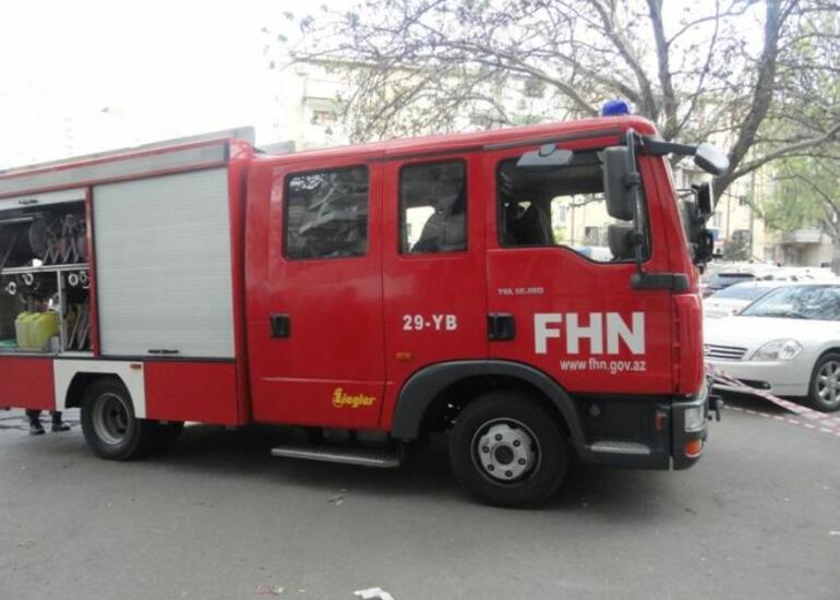 Bakıda yaşayış binasındakı yanğın söndürüldü