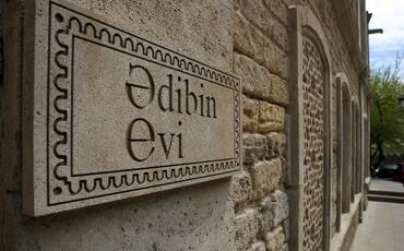 “Ədibin evi”ndən ədəbi köşə