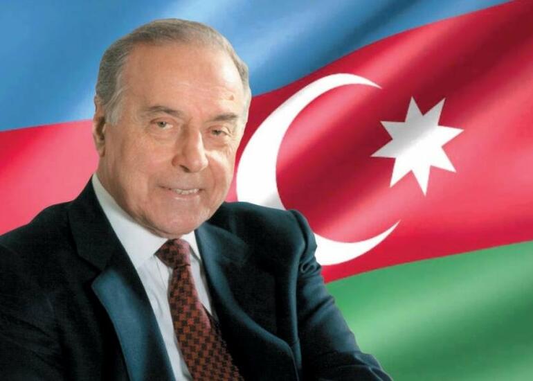 Azərbaycan Heydər Əliyev siyasəti ilə irəliləyir və yaşayır