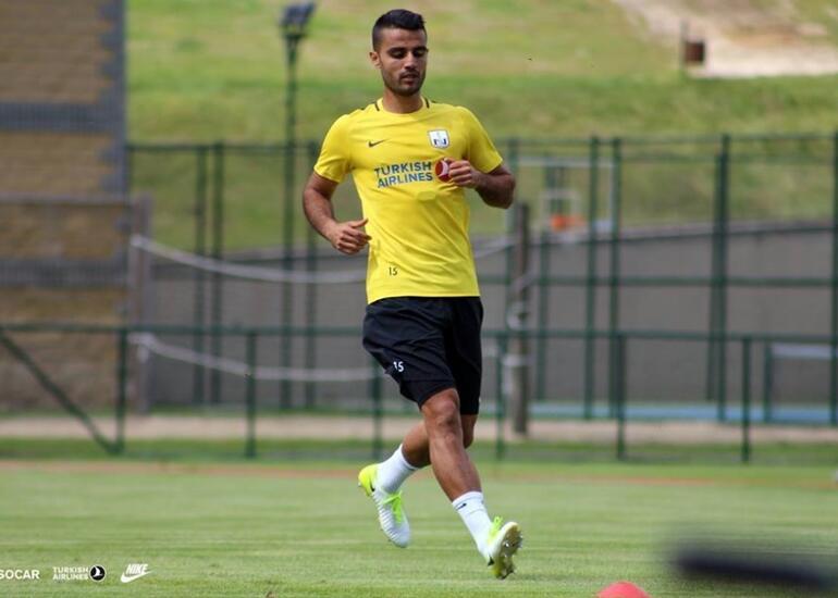 Azərbaycanın tanınmış futbolçusu karyerasını başa vurur