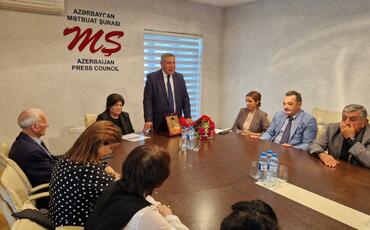 Mətbuat Şurasında “Şöhrət” ordenli jurnalist Flora Xəlilzadənin 70 illiyinə həsr olunmuş toplantı keçirilib