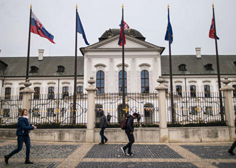 Ukraynaya hərbi dəstək verməyəcəyik - Slovakiya