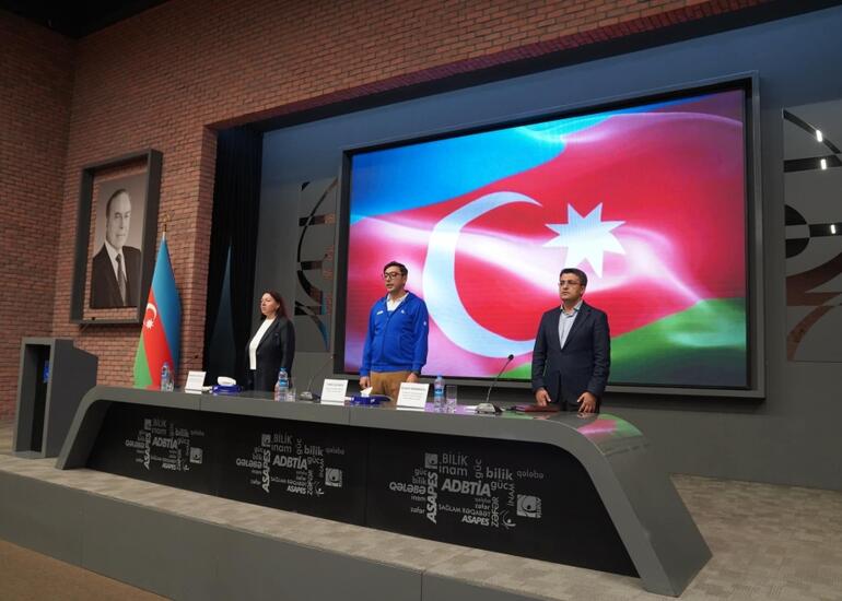 Nazir beynəlxalq yarışlarda uğur qazanan idmançılarla görüşüb