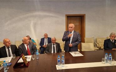 Mətbuat Şurasında veteran jurnalist Adil İrşadoğlunun 70 illik yubileyi qeyd edilib
