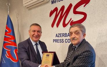 Mətbuat Şurasında veteran jurnalist Adil İrşadoğlunun 70 illik yubileyi qeyd edilib