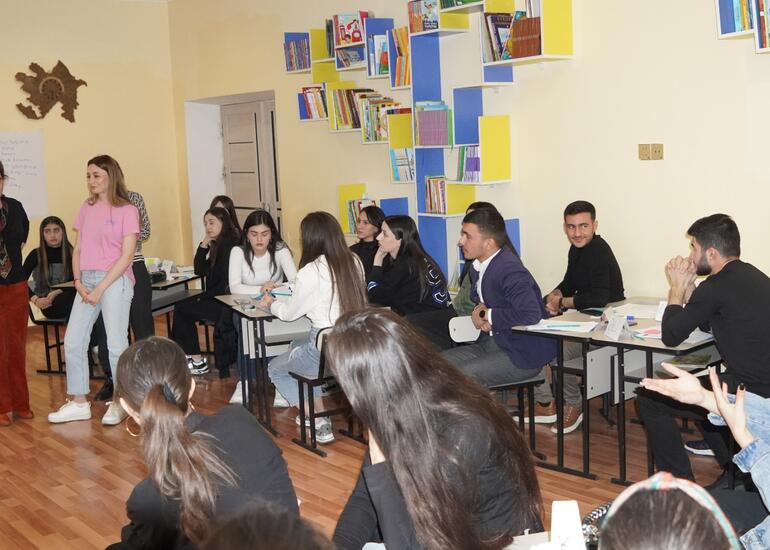 “Məişət zorakılığı törədən şəxslərlə sosial işin təşkili” mövzusunda təlim keçirilib