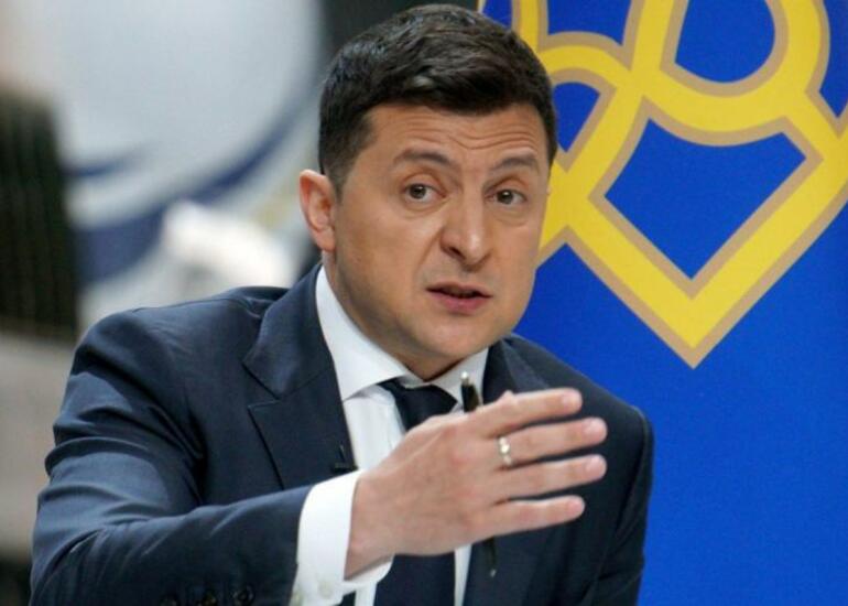 Zelenski iki ölkəyə səfərini ləğv etdi
