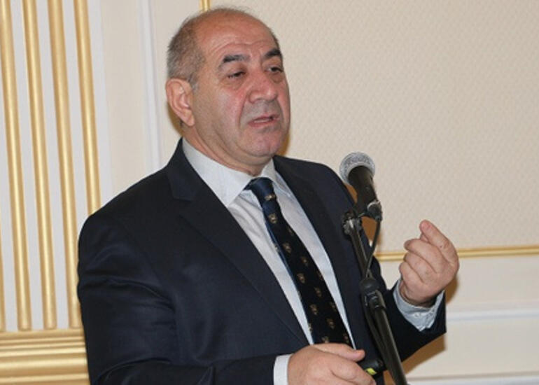 Bakıda güclü zəlzələ: Yetirmişli mətbuat konfransı keçirir