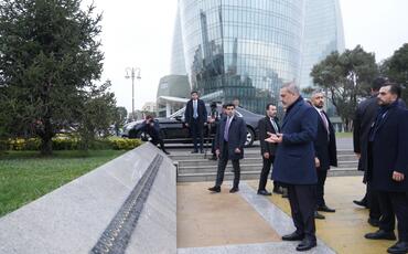 Hakan Fidan Heydər Əliyevin məzarını ziyarət etdi - Foto