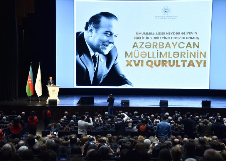 Azərbaycan müəllimlərinin XVI qurultayı keçirilir