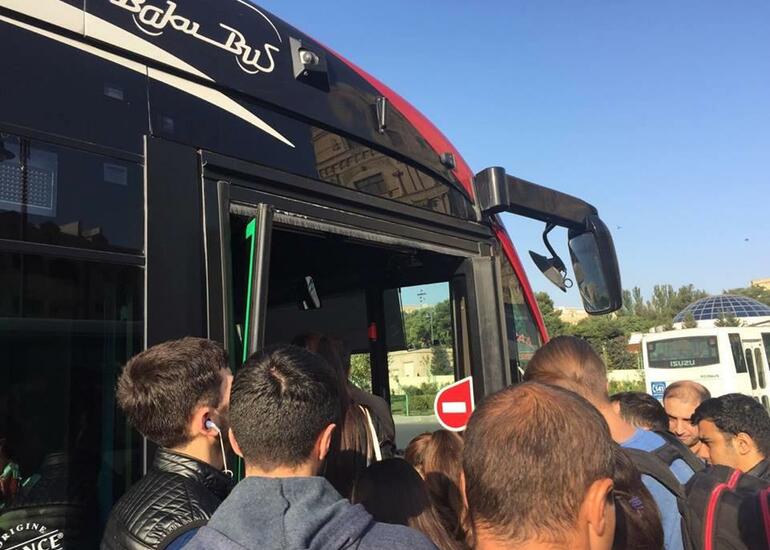 "Bakı Bus"un kondisioneri partladı: Yanğın... - Video