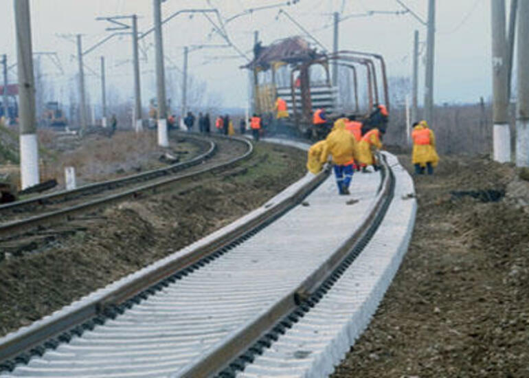 Naxçıvanda dəmir yolu ilə sərnişin daşımaları dayandırılır