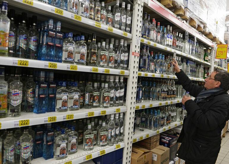 Yeni ildə spirtli içki alanların nəzərinə!