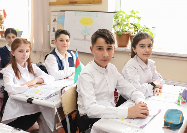 Şagird yerdəyişməsi müvəqqəti dayandırılıb