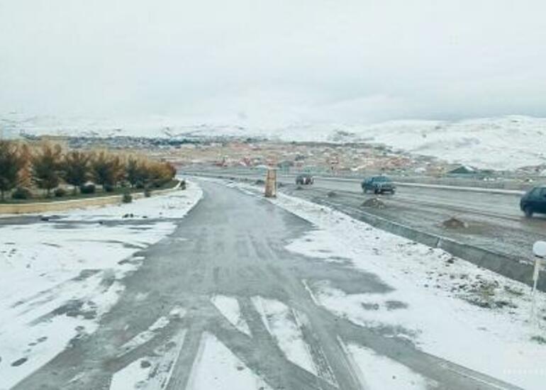 Bu yollar buz bağladı: AAYDA hərəkətə keçdi
