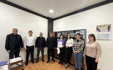 Ruslan Əliyev müharibə veteranının anasını təltif edib