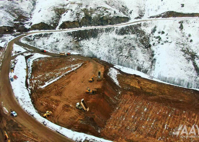 Xocalı, Şuşa, Ağdərə və Ağdam rayonlarında icra edilən yol layihələrinə baxış keçirilib