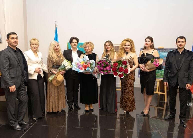 Bakıdakı Rus evində rəssam Elina Lobodenkonun sərgisi açılıb