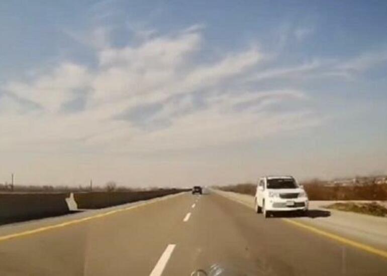 Yüksək sürətli yolda əks istiqamətdə sürdü, saxlanıldı