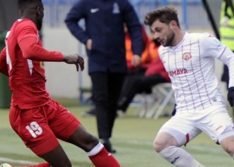 “Araz-Naxçıvan”ın futbolçusu Premyer Liqada yubiley oyununu keçirib