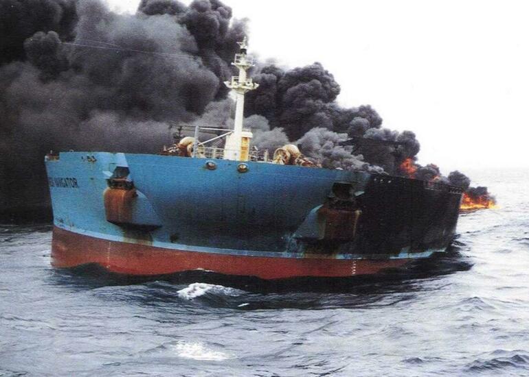 Rusiyada "Yermak" gəmisi yandı
