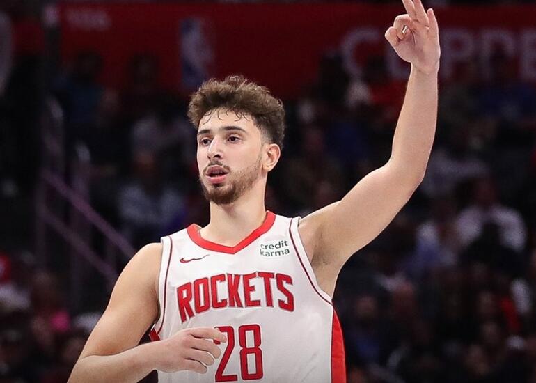 Türkiyəli basketbolçu NBA tarixində rekorda imza atıb