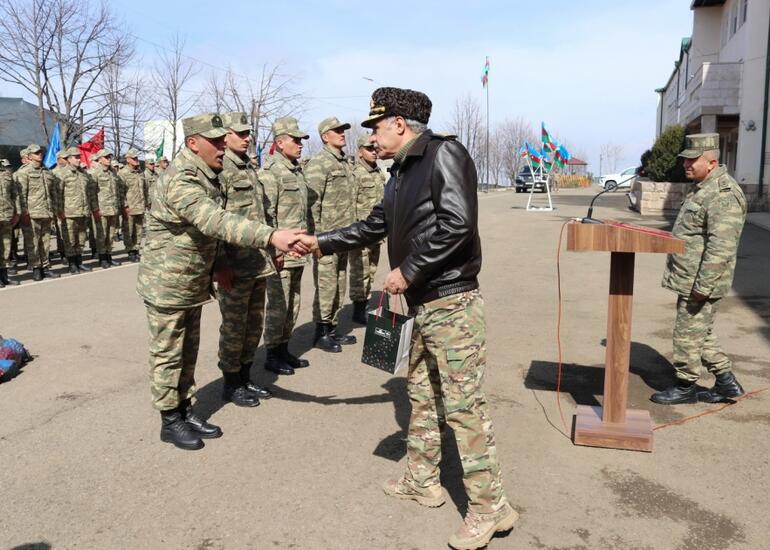 Hərbi prokuror Xanlar Vəliyev Şuşa və Xankəndidə hərbçilərlə görüşüb