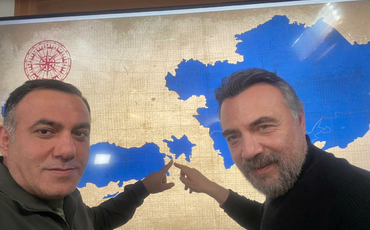 Oktay Kaynarca Emin Həsənli ilə bir arada