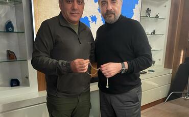 Oktay Kaynarca Emin Həsənli ilə bir arada