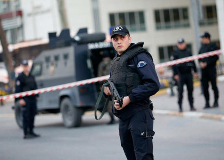 İstanbulda silahlı hücum: ölən var