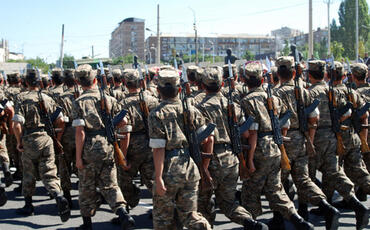 Ermənistanda hərbi xidmətə çağırış başlayır