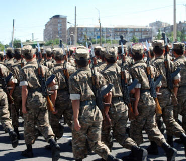 Ermənistanda hərbi xidmətə çağırış başlayır