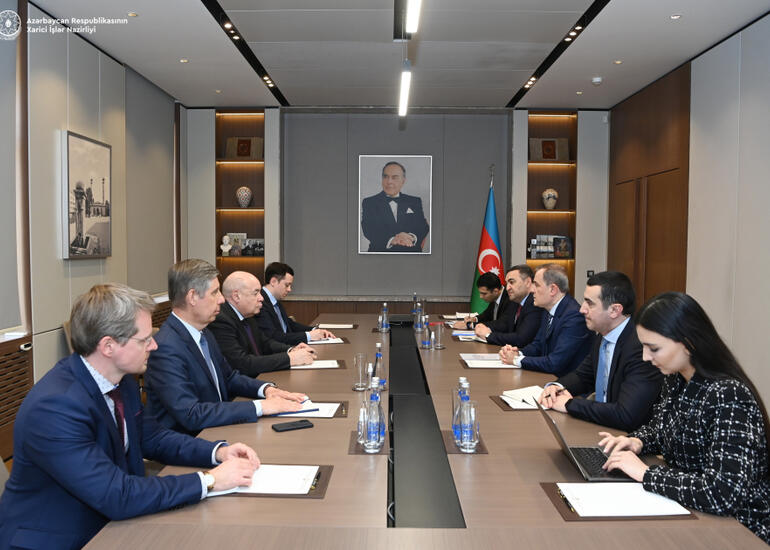 Ceyhun Bayramov Putinin xüsusi nümayəndəsi ilə görüşdü