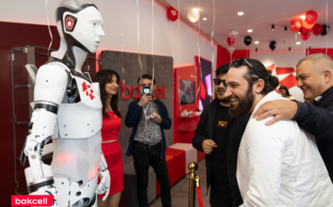 Bakcell Fəvvarələr Meydanında yeni innovativ mağazasını təqdim etdi!